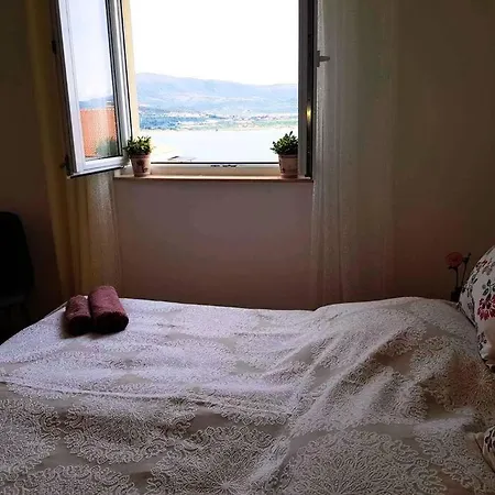 Trogir, Sea View Apartment